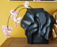 Bild in Galerie-Betrachter laden, Vase 30 cm in Gold oder Schwarz | Metall Vase | Dekovase | Blumenvase Wohnzimmer