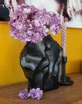 Bild in Galerie-Betrachter laden, Vase 30 cm in Gold oder Schwarz | Metall Vase | Dekovase | Blumenvase Wohnzimmer