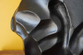 Bild in Galerie-Betrachter laden, Vase 30 cm in Gold oder Schwarz | Metall Vase | Dekovase | Blumenvase Wohnzimmer