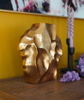 Bild in Galerie-Betrachter laden, Vase 30 cm in Gold oder Schwarz | Metall Vase | Dekovase | Blumenvase Wohnzimmer