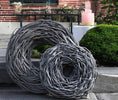 Bild in Galerie-Betrachter laden, Rustikale Lianen-Kränze schwarz, tiefschwarz – Handgefertigte Outdoor-Deko in Treibholz-Optik 48 cm, 65 cm oder 85 cm