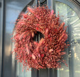 Bild in Galerie-Betrachter laden, Trockenblumen-Kranz 28 cm Türkranz in Rot