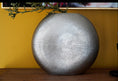 Bild in Galerie-Betrachter laden, Metallvase 35.50x7x33 Vase | Metall Vase | Dekovase | Blumenvase silber