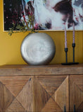 Bild in Galerie-Betrachter laden, Metallvase 35.50x7x33 Vase | Metall Vase | Dekovase | Blumenvase silber