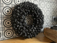 Bild in Galerie-Betrachter laden, Kranz in schwarz / Türkranz / Wandkranz mit Coco-Früchten 40 oder 55 cm Durchmesser