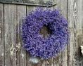 Bild in Galerie-Betrachter laden, Lavendel Kranz in lila, für Tür und Wand ca. 35 cm Durchmesser