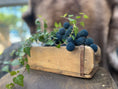 Bild in Galerie-Betrachter laden, Eine bezaubernde Holzkiste für Ihren Garten: Ein charmantes Highlight