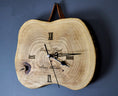 Bild in Galerie-Betrachter laden, Wanduhr Personalisiert aus Walnuss Holz- ca. 20 cm Durchmesser Kranzshop