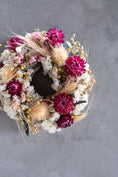 Bild in Galerie-Betrachter laden, Trockenblumenkranz 20 cm – Kerzenkranz Rosa & Violett | Distelkranz handgemacht