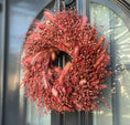 Bild in Galerie-Betrachter laden, Trockenblumen-Kranz 28 cm Türkranz in Rot