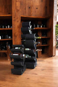 Bild in Galerie-Betrachter laden, Elegantes Weinregal aus schwarzem Holz: Wand- oder freistehende Aufbewahrung für 6-12 Flaschen (50-100cm Höhe)