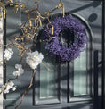 Bild in Galerie-Betrachter laden, Lila Schleierkraut-Kranz – Handgemachter Türkranz | 30 cm Trockenblumenkranz in Lavendeloptik