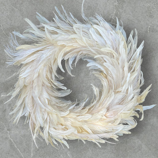 Kranz aus echten Pfauenfedern – Natur oder gebleicht | Federnkranz 55 cm | Boho Wandkranz Türdeko Handarbeit | Deko Federschmuck