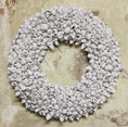 Bild in Galerie-Betrachter laden, Naturkranz aus Cocofrüchten | Wandkranz weiß 55 / 65 cm | Handgefertigter Türkranz rustikal | Boho Deko Vintage Landhausstil
