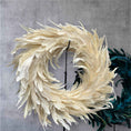 Bild in Galerie-Betrachter laden, Kranz aus echten Pfauenfedern – Natur oder gebleicht | Federnkranz 55 cm | Boho Wandkranz Türdeko Handarbeit | Deko Federschmuck