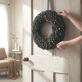 Bild in Galerie-Betrachter laden, Kranz in schwarz / Türkranz / Wandkranz mit Coco-Früchten 40, 55 cm ider 65 cm Durchmesser