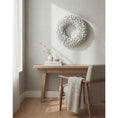 Bild in Galerie-Betrachter laden, Naturkranz aus Cocofrüchten | Wandkranz weiß 55 / 65 cm | Handgefertigter Türkranz rustikal | Boho Deko Vintage Landhausstil