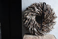 Bild in Galerie-Betrachter laden, Natur Deko Kranz 40cm – Holzkranz / Trockenholz – rustikal, naturbelassen, flache Rückseite – Türkranz Wandkranz Boho - Kranzshop