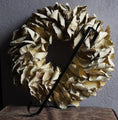 Bild in Galerie-Betrachter laden, Palmblatt Kranz 40cm – pastellgelb – flache Rückseite mit Öse – Türkranz Wandkranz – optional Metallhalter - Kranzshop