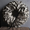 Bild in Galerie-Betrachter laden, Palmblatt Kranz 40cm – helles Taupe – flache Rückseite mit Öse – Türkranz Wandkranz – optional Metallhalter