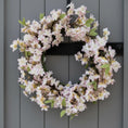 Bild in Galerie-Betrachter laden, Türkranz Kirschblüte rosa | Frühlingskranz 50 cm | romantischer Blütenkranz | Deko Kranz Haustür | Sommerkranz