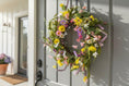 Bild in Galerie-Betrachter laden, Türkranz Frühling 50 cm bunt | Frühlingskranz künstlich | Sommerkranz Haustür | Blumenkranz Deko Tür | Wandkranz floral groß