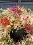 Bild in Galerie-Betrachter laden, Trockenblumenkranz 30 cm natur gelb rosa | Türkranz Boho | Sommerkranz | Wandkranz | mit oder ohne Halter