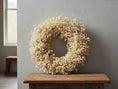 Bild in Galerie-Betrachter laden, Trockenblumenkranz 30 cm beige natur | minimalistischer Türkranz | Boho Kranz | Wandkranz | Scandi Deko | mit oder ohne Halter - Kranzshop