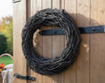 Bild in Galerie-Betrachter laden, Schwarzer Weinreben Kranz 40–75 cm – Türkranz außen modern – XL Naturkranz schwarz – Wandkranz Landhaus Industrial Deko