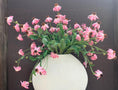Bild in Galerie-Betrachter laden, Kunstblumen Kranz | Künstliche Cosmea Rosa | Romantische Boho Deko – Bild 2