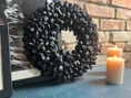 Bild in Galerie-Betrachter laden, Shabby-schwarz Kranz / Türkranz / Wandkranz mit Coco-Früchten 40 cm Durchmesser