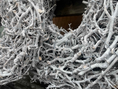 Bild in Galerie-Betrachter laden, Vintage Bonsai-Kranz weiß, leicht gekalkt, 30 und 45 cm Durchmesser, Kranz Türkranz Wandkranz