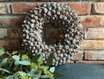 Bild in Galerie-Betrachter laden, Shabby-natur Kranz / Türkranz / Wandkranz mit Coco-Früchten 40/55 cm Durchmesser