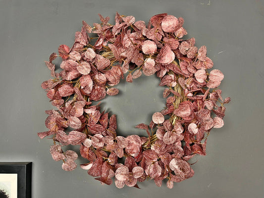 Wandelbare Eleganz: Brasilroter Kranz in 50 cm Durchmesser aus Biegsamen Zweigen und Silberblättern" - Kranzshop