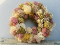 Bild in Galerie-Betrachter laden, Natürlicher Trockenblumenkranz mit Blüten 38 cm Durchmesser, Kranz Türkranz Wandkranz