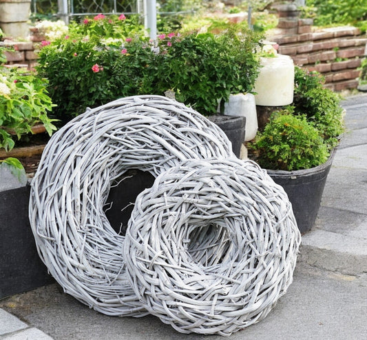 Dekokränze für Haus und Garten