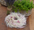 Bild in Galerie-Betrachter laden, Trockenblumenkranz aus Getreide & rosa Blüten | Handgemachter Naturkranz | 28 cm | Tischdeko & Geschenkidee
