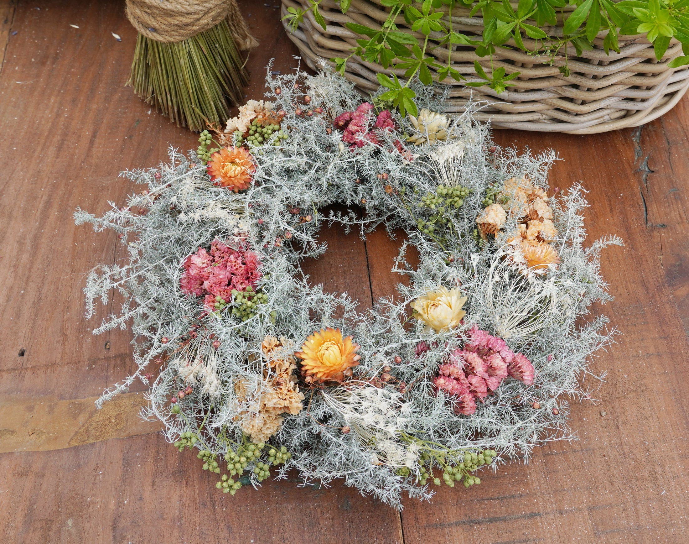 Asparagus-Trockenblumenkranz – 30 oder 40 cm Naturkranz mit Blüten | Handgemachte Tür- & Tischdeko