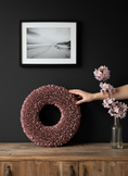 Bild in Galerie-Betrachter laden, Kranz Bakulifrucht Kranz 40 cm | Vintage Rosa | Türkranz mit flacher Rückseite

