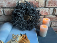 Bild in Galerie-Betrachter laden, Vintage Nachtgrau wild Bonsai-Kranz 28 cm Durchmesser Türkranz Wandkranz

