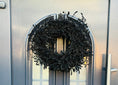 Bild in Galerie-Betrachter laden, Lavendel Kranz in Schwarz, für Tür und Wand ca. 35 cm Durchmesser
