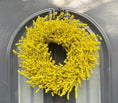 Bild in Galerie-Betrachter laden, Lavendel Kranz in gelb, für Tür und Wand ca. 35 cm Durchmesser
