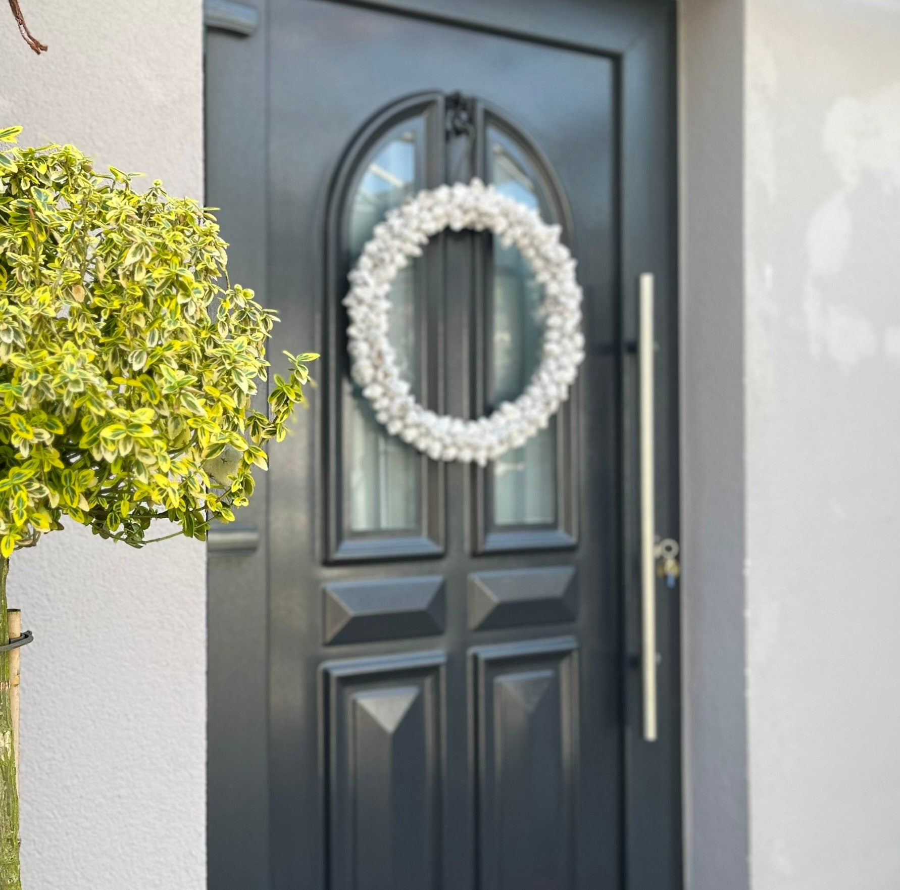 Weißer Türkranz: Handgefertigtes 30 cm oder 45 cm minimalistisches Dekor für Zuhause, Hochzeit oder Geschenk