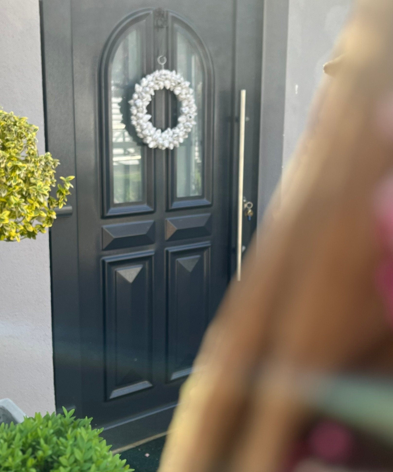 Weißer Türkranz: Handgefertigtes 30 cm oder 45 cm minimalistisches Dekor für Zuhause, Hochzeit oder Geschenk