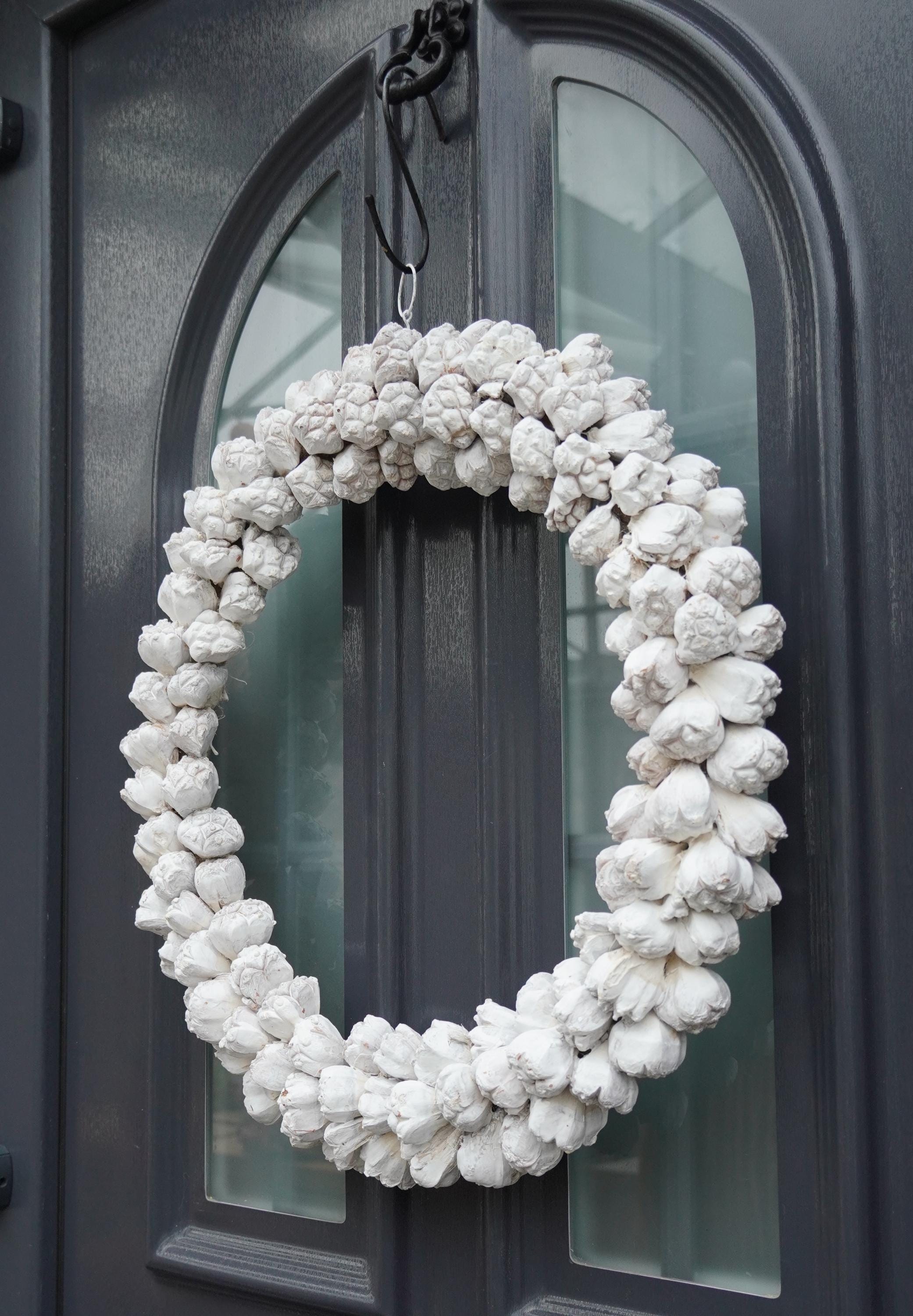 Minimalistischer Türkranz: 45 cm handgefertigtes Dekor in Weiß, Grau oder Schwarz für ein modernes Zuhause