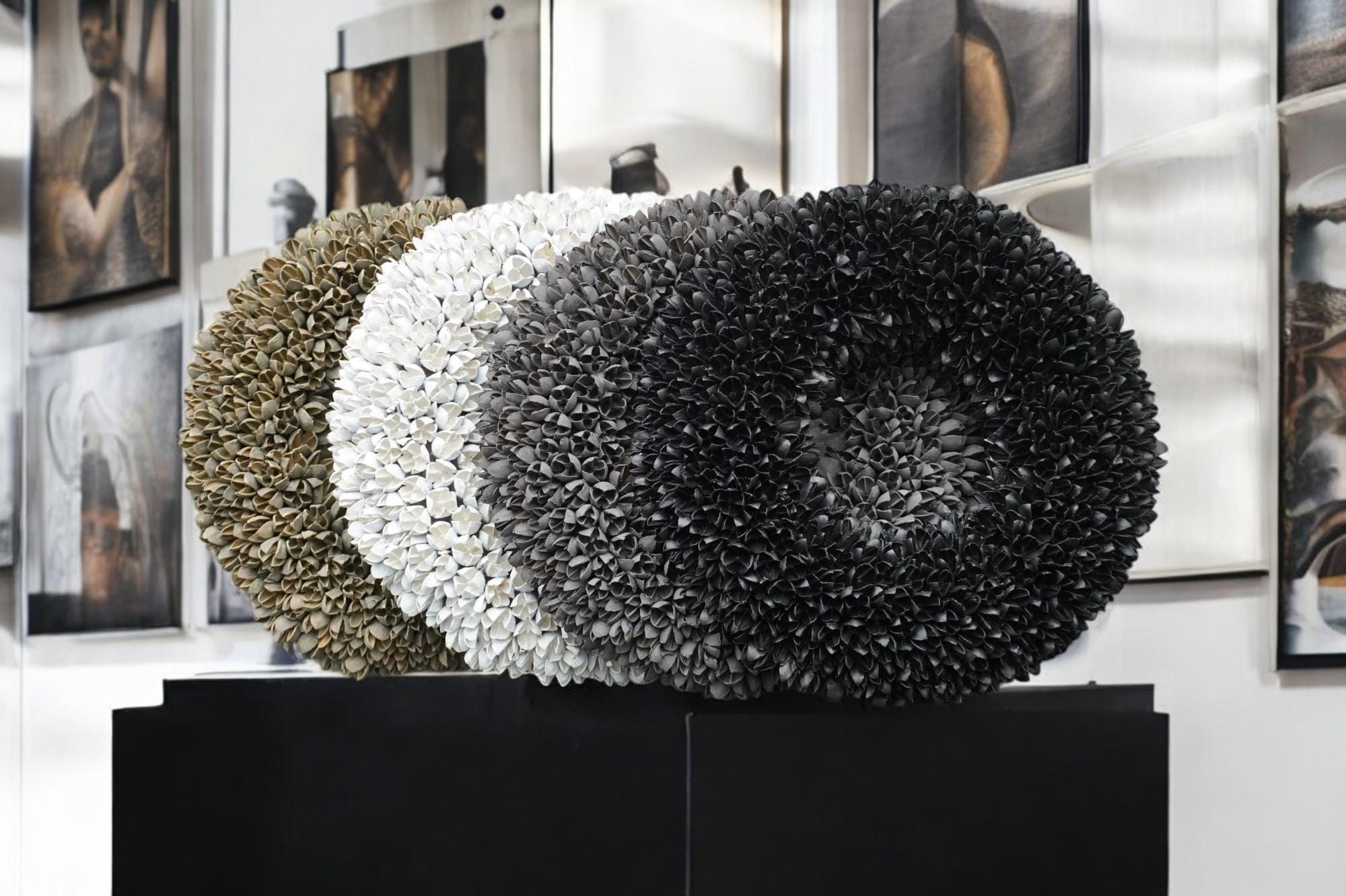 Kranz GRAU Türkranz Wandkranz 40 cm Ø / weiß, schwarz