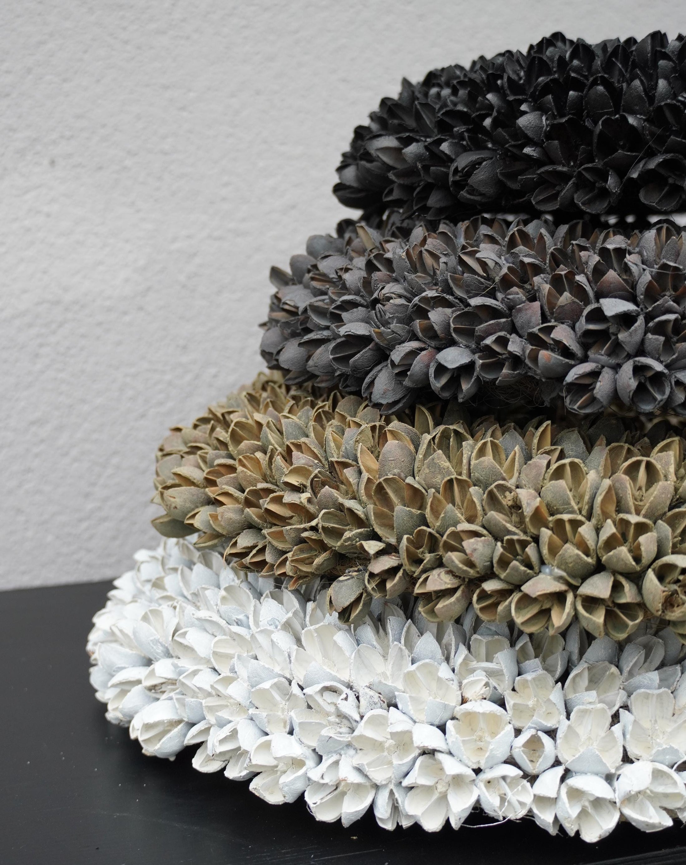 Kranz GRAU Türkranz Wandkranz 40 cm Ø / weiß, schwarz