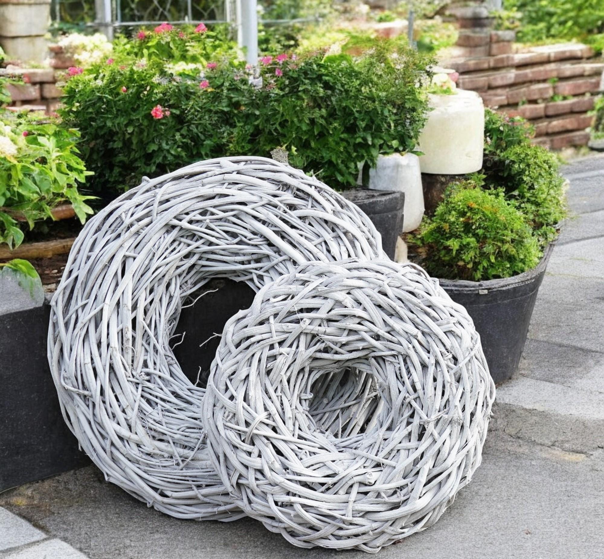 Rustikale Lianen-Kränze in weiß – Handgefertigte Outdoor-Deko in Treibholz-Optik 48 cm oder 65 cm