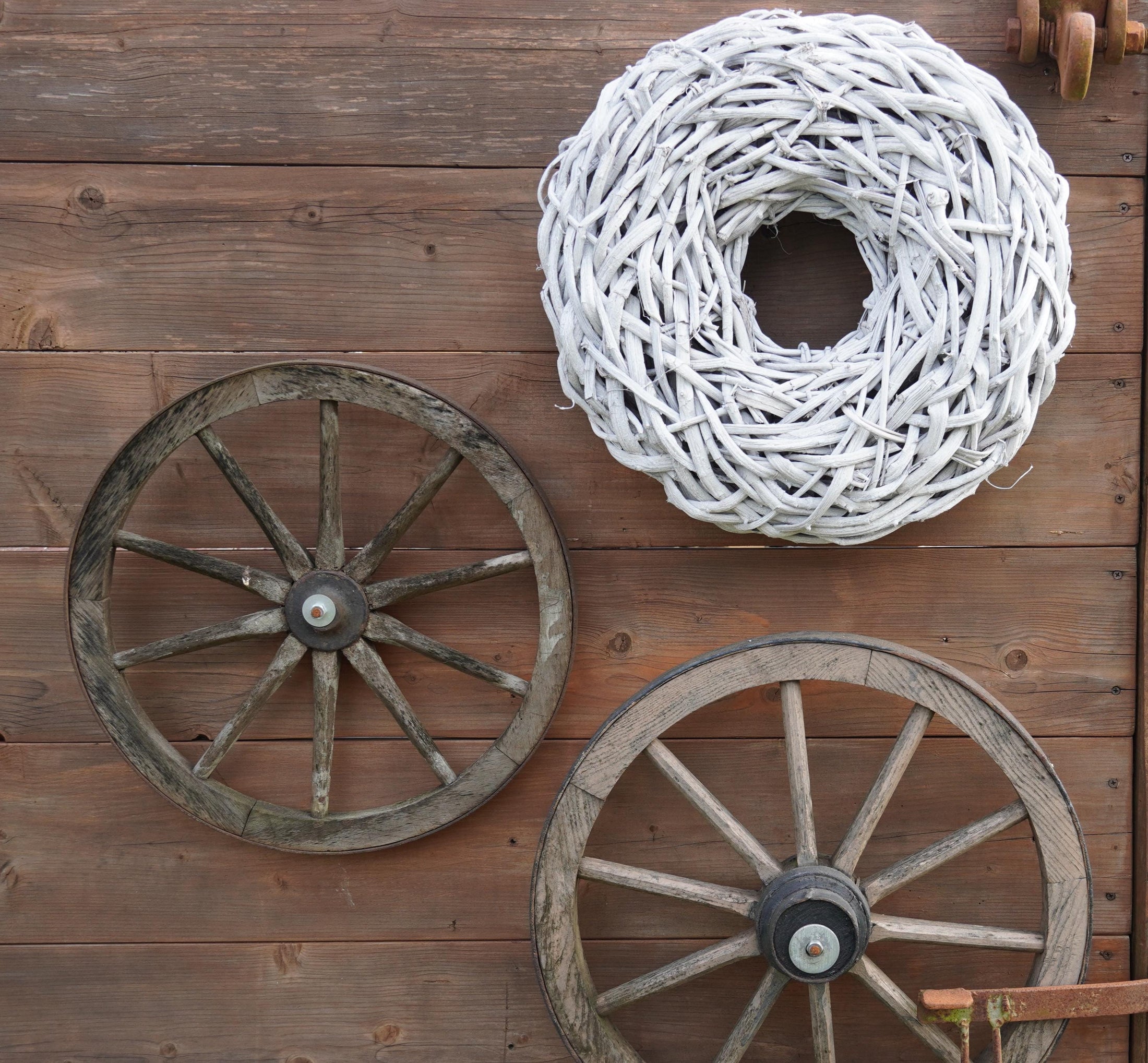 Rustikale Lianen-Kränze in weiß – Handgefertigte Outdoor-Deko in Treibholz-Optik 48 cm oder 65 cm