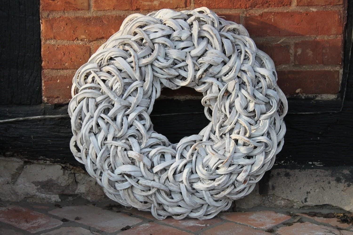 Eleganter weißer Kokoskranz - Wanddekoration für Frühling, Ostern & Zuhause (40 und 55 cm) mit praktischem Aufhänger